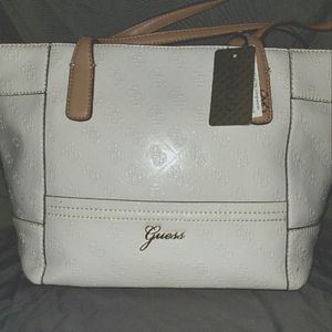 COPY - NWT Guess purse/handbag